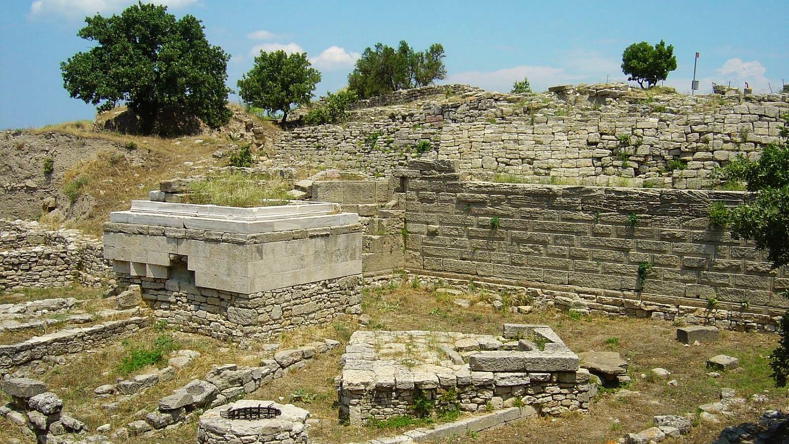 Sadece Troya'da Bulunan Özellikler