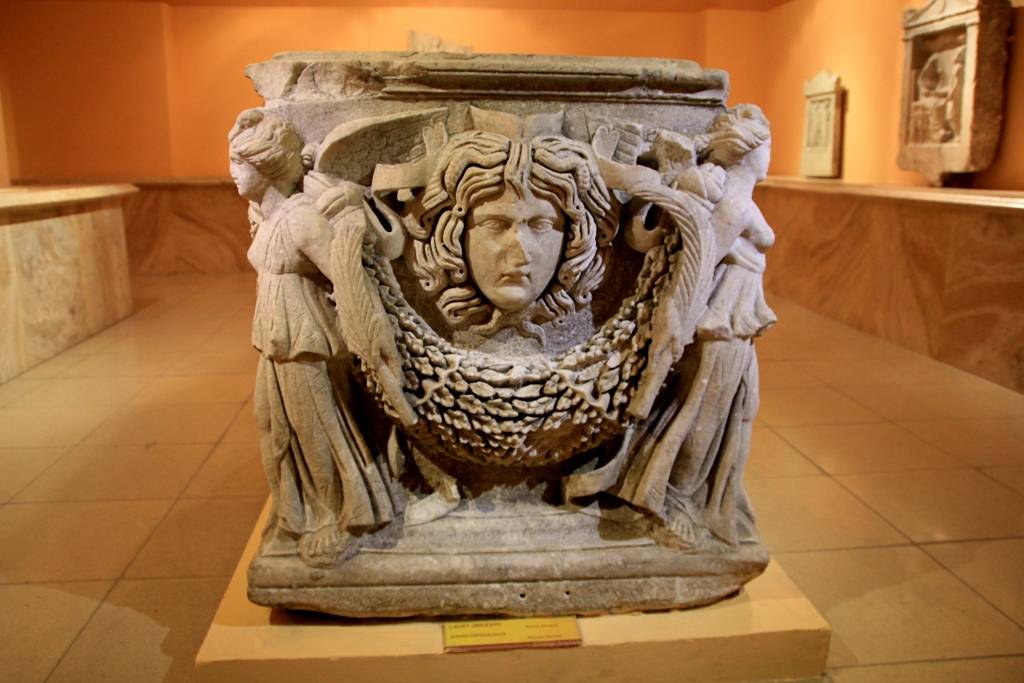 Sadece İzmir Tarih ve Sanat Müzesi'nde Bulunan Özellikler